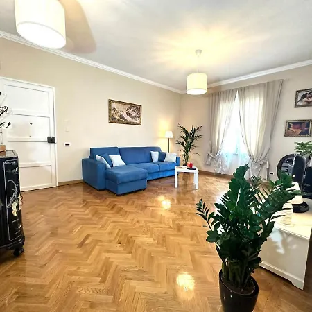 Lovely Free Parking Apartment